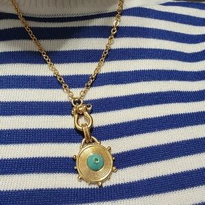 Elegant Gold and Turquoise Pendant Necklace